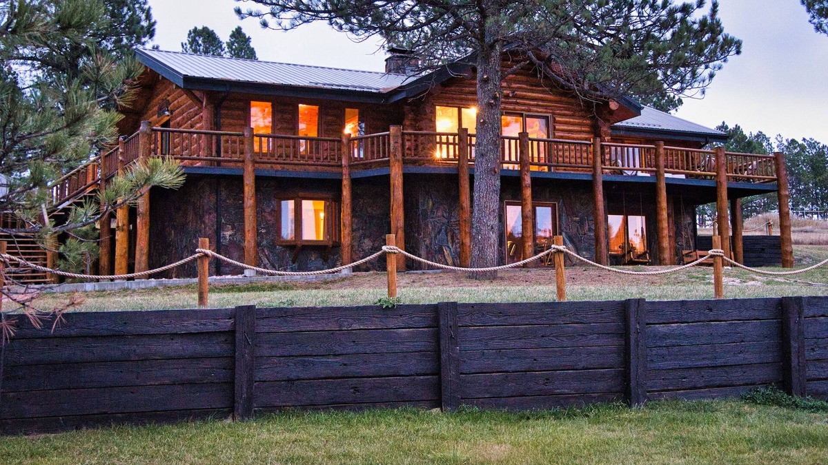 Custer Cabin | Evergreen Lodge - Genuine Black Hills Log Cabin