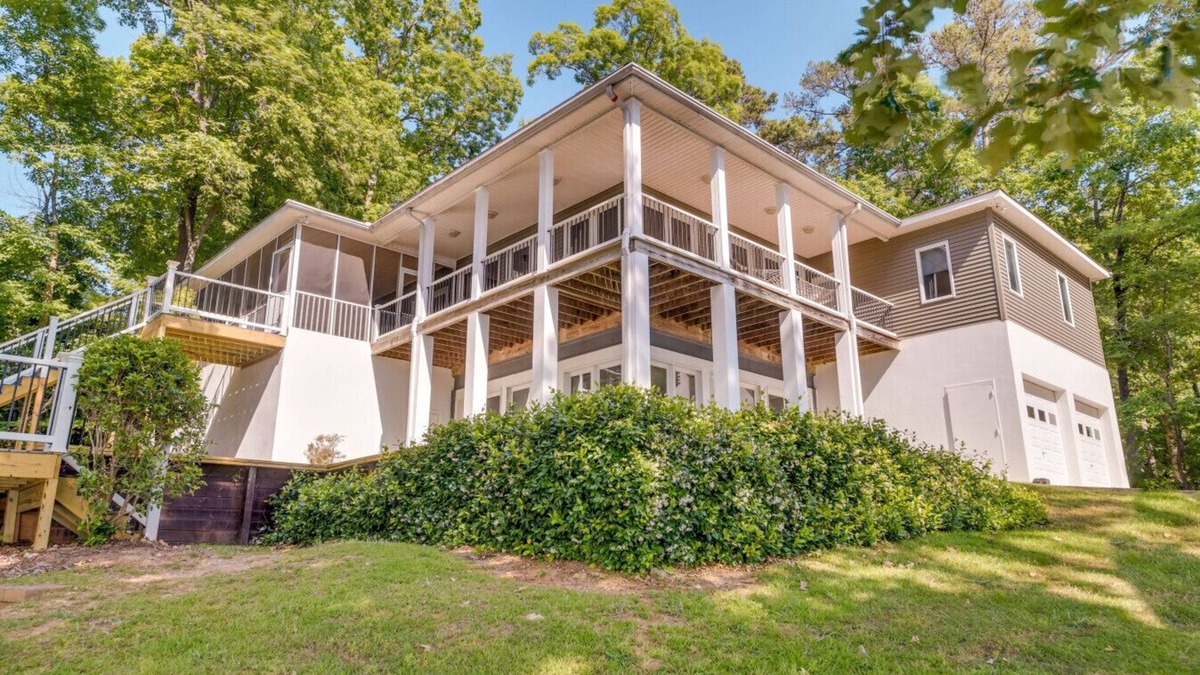 Leesville House | Everybody Loves Nobody's Business