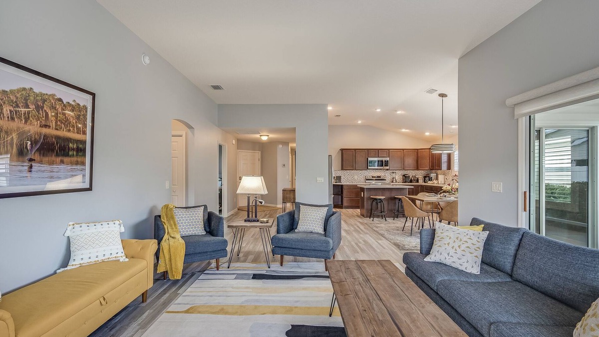 Dunedin Villa | Everything! 3/2, FREE golf & 4-seat cart, Resident passes, pets.