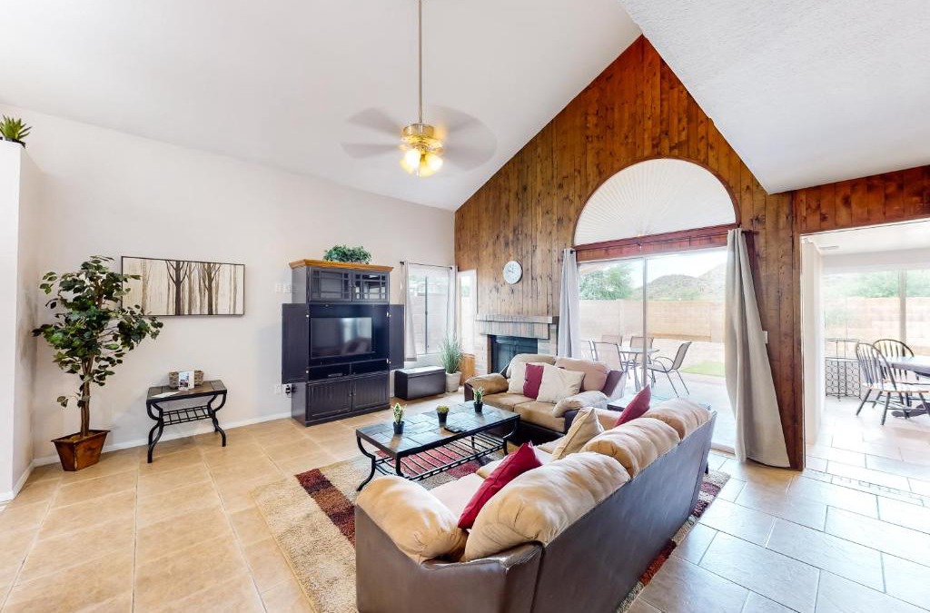 Overland Trail House | Everything at Your Fingertips
