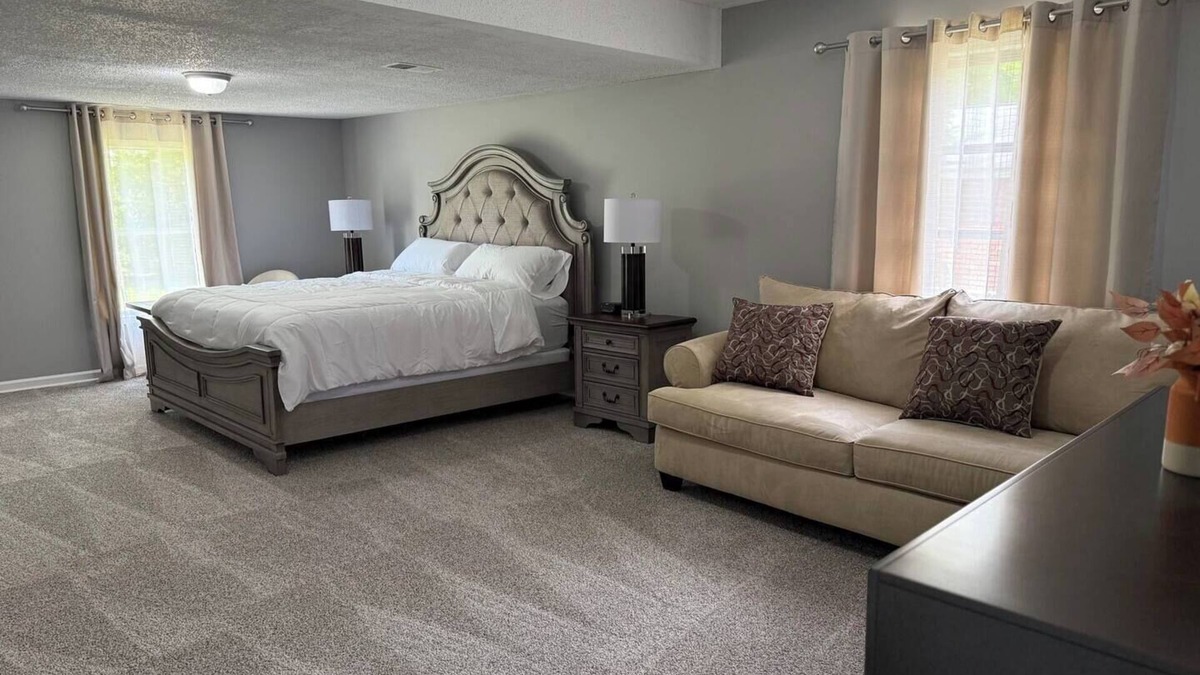Woodfield House | Everything new! 1 min to Ft Jackson