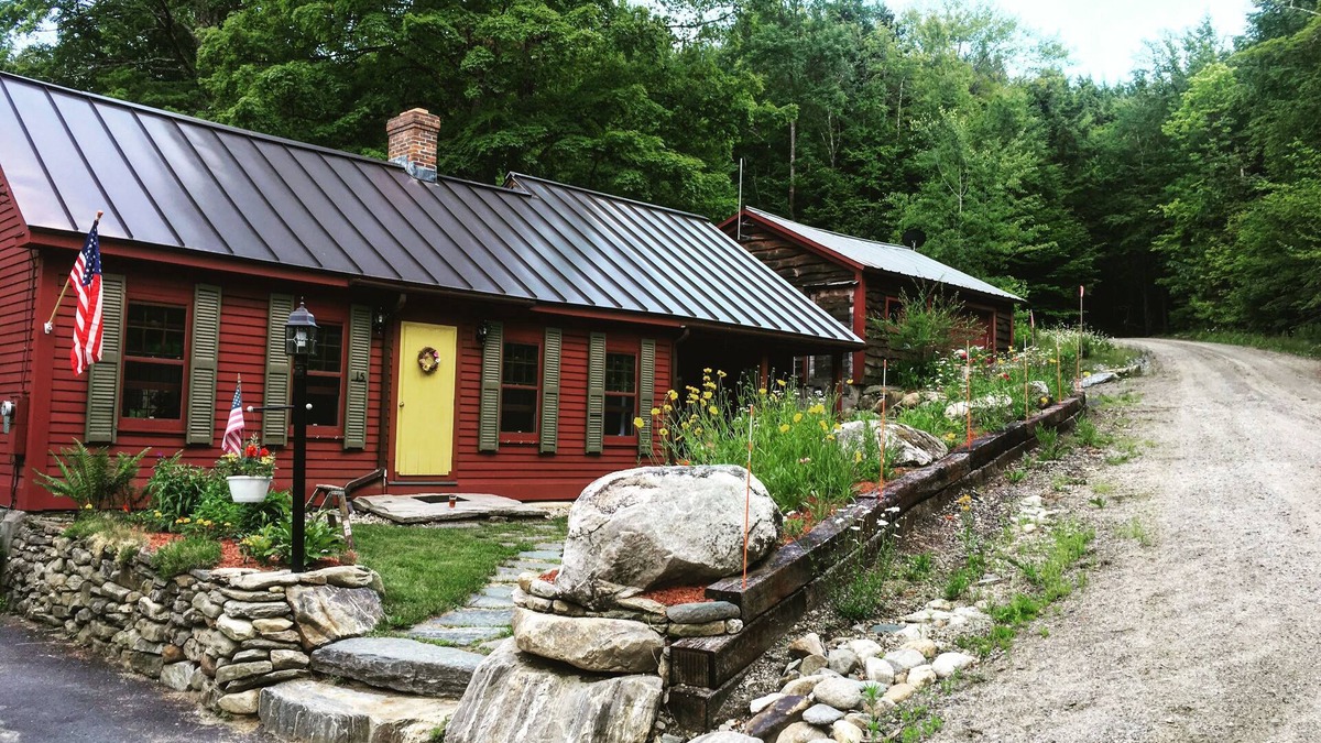 Andover House | "Everything VT" Getaway Centrally Located: Ski, Shop, Golf, Hike, Relax