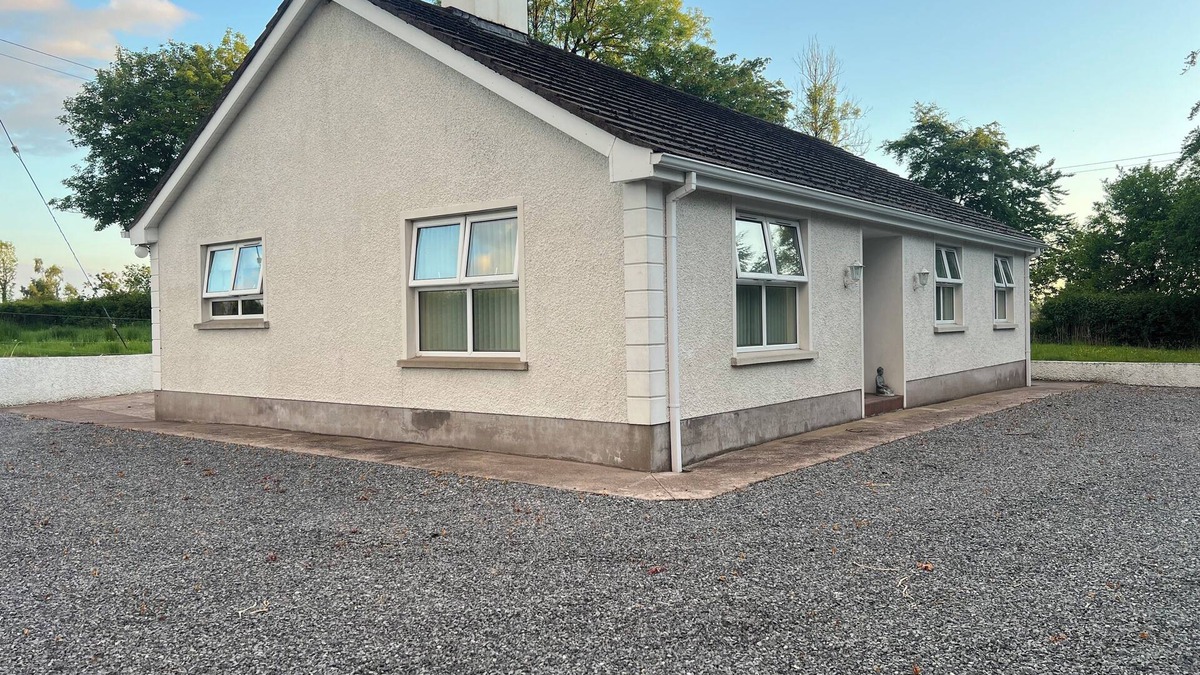Rosslea Cottage | Ewe View Cottage
