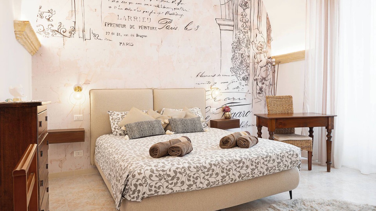 Bitetto Apartment | Ex Monastero in Centro Storico a Bitetto, 3 Bedrooms, Free Wi-Fi.
