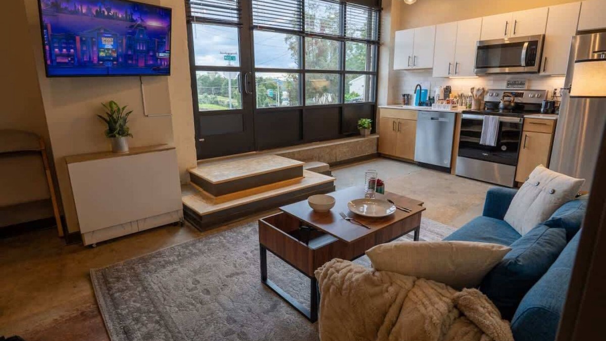 Martinsville Apartment | Excellent 2BR Apartment Uptown