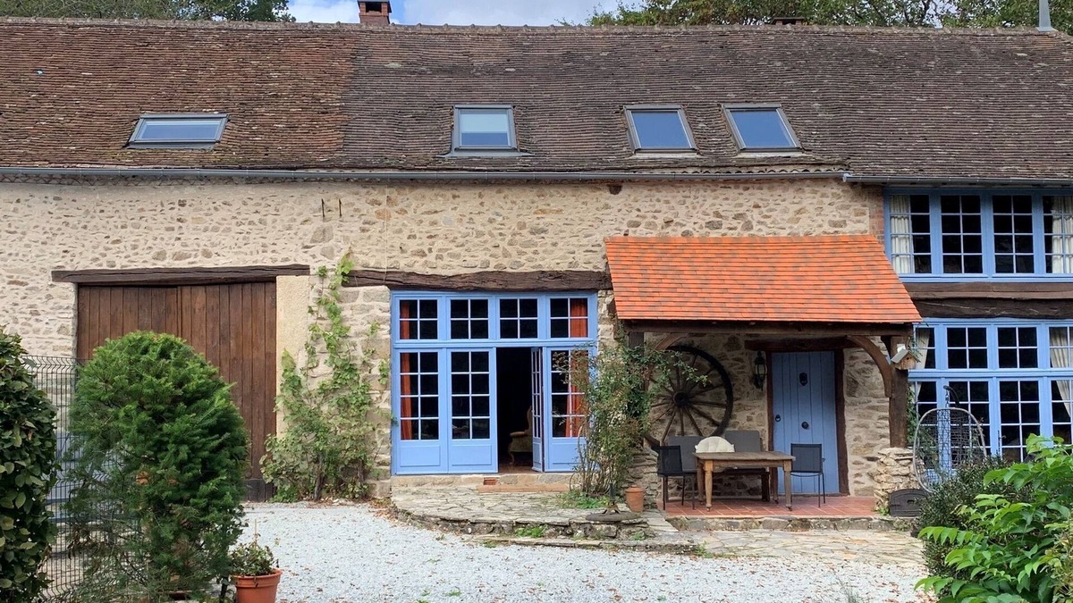 Dompierre-les-Eglises Other | Exceptional 6 Bedroom 18th Century Home with private heated pool and hot tub.