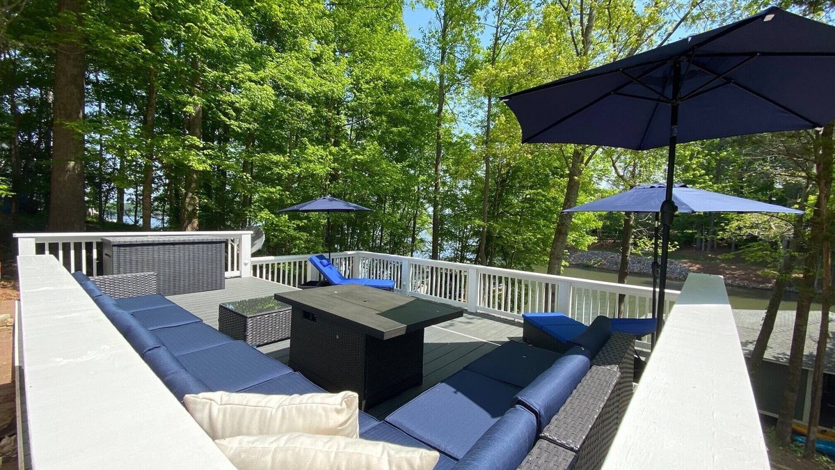 Macon House | Exceptional! Beautiful Deep Water - Boathouse, Hot Tub, Fire Pit on Lake Gaston!