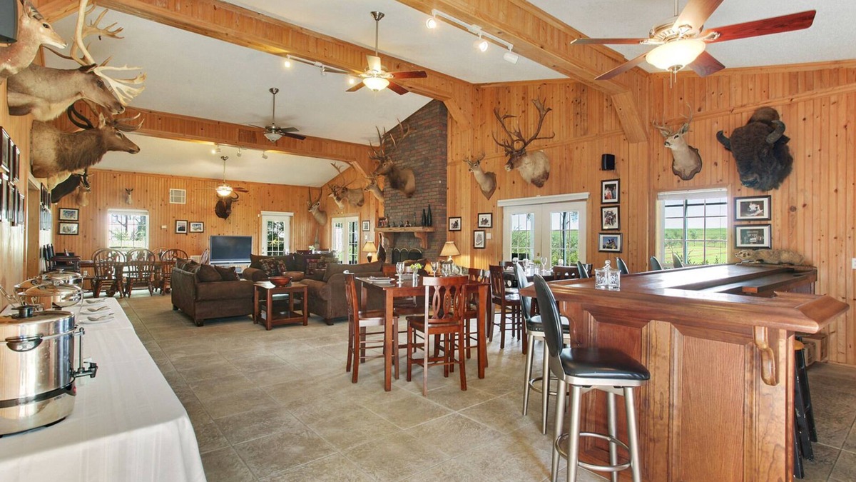 Boothville-Venice House | EXCEPTIONAL EXCLUSIVE ONE-OF-A-KIND 5 BEDROOM 5 BATH LODGE IN VENICE