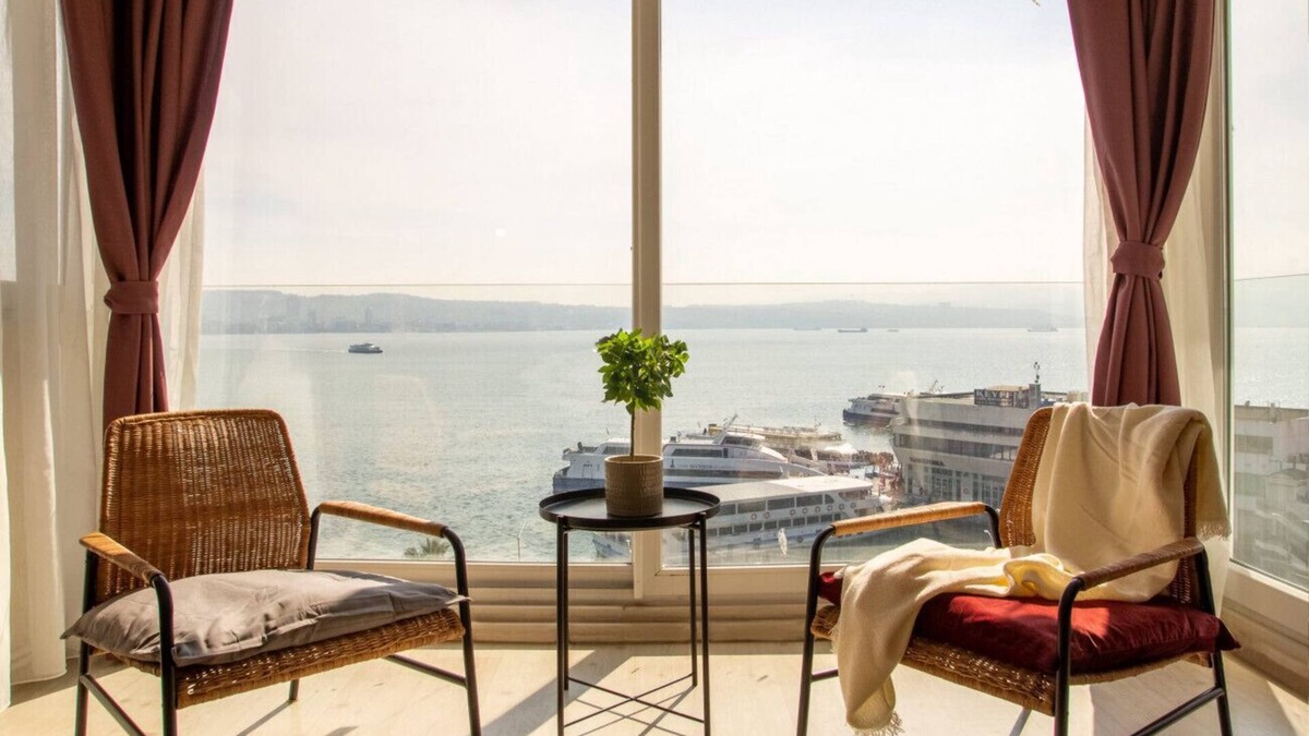 Karsiyaka Apartment | Exceptional Flat with Gorgeous Sea View in Izmir