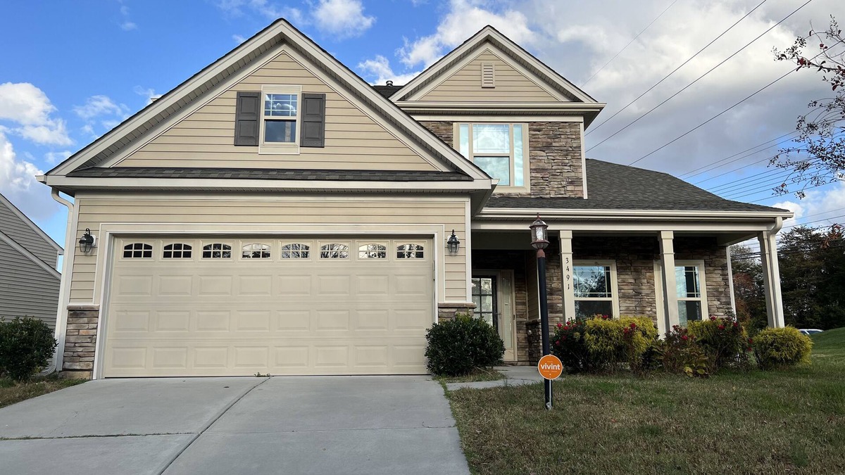 High Point House | 🍀 Exceptional Fully Equipped Spacious Home 1 King & 2 Queen BRs