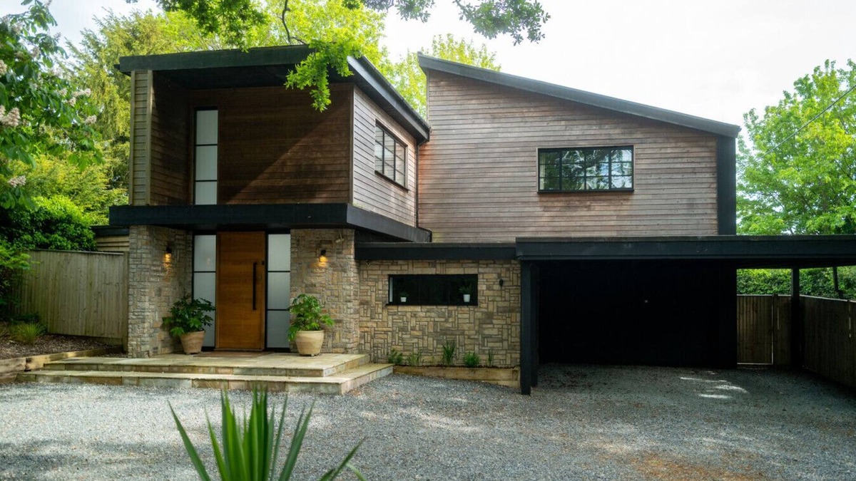 Albourne Apartment | Exceptional House Hot Tub I Parking I Nature I 9 miles from Brighton