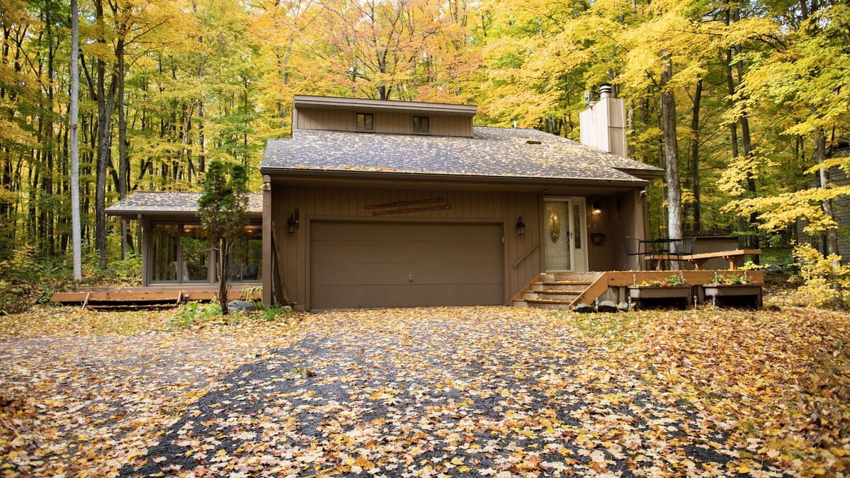 Harbor Springs House | Exceptional Modern Meets Cabin Home Near Ski Resorts, Harbor Springs & Petoskey