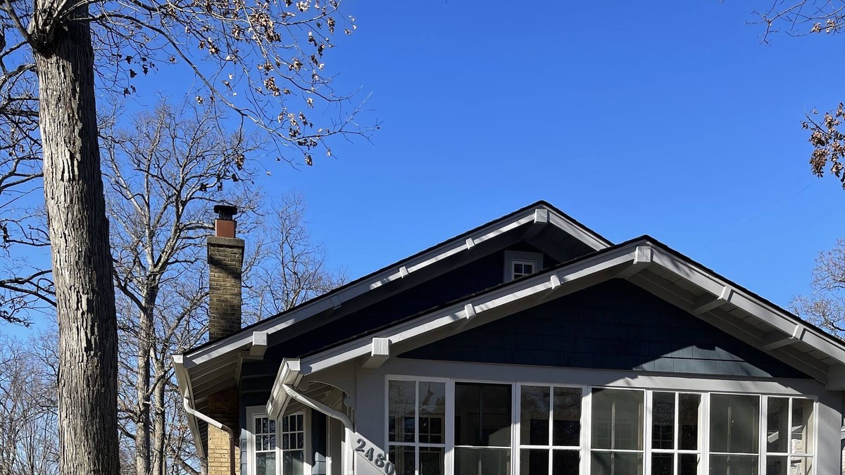 Russell House | Exceptional Modern Cottage in Prime Location