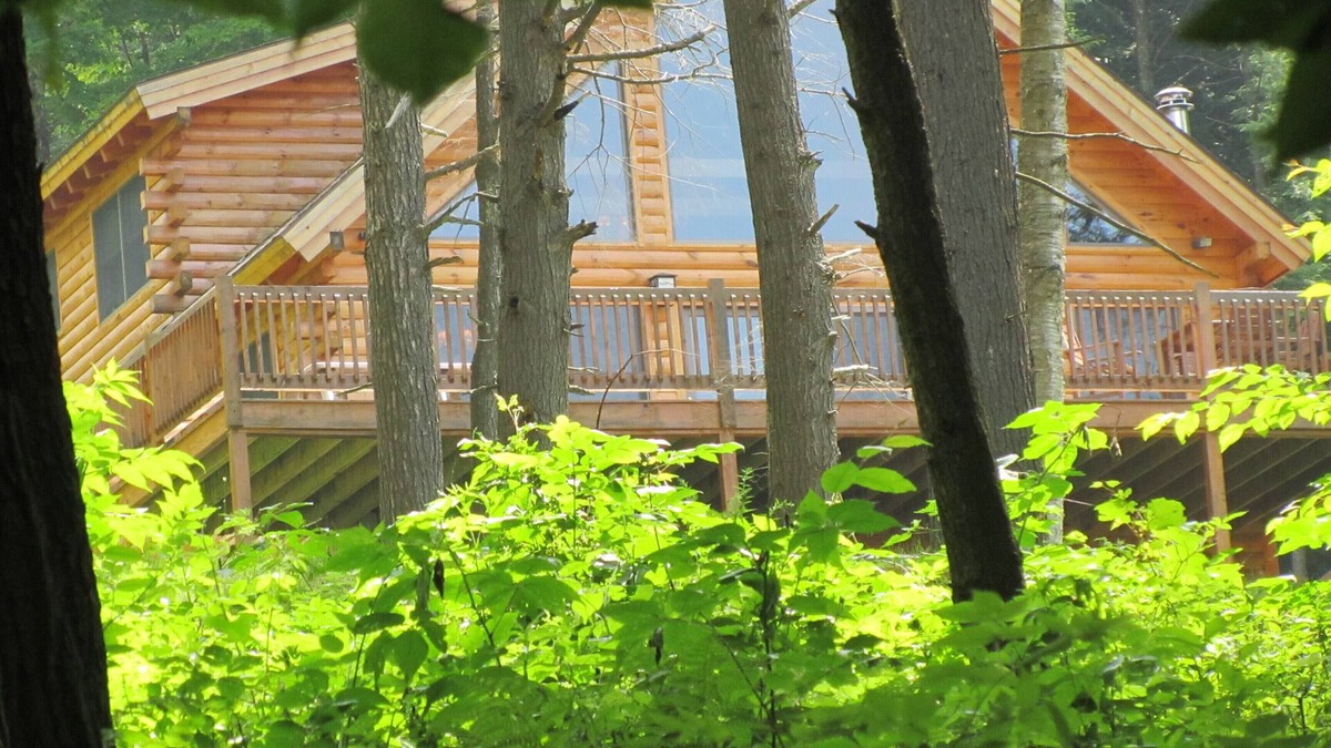 Stowe House | EXCEPTIONAL MOUNTAIN RETREAT-Breathtaking views. Close to town, Hot tub, Private