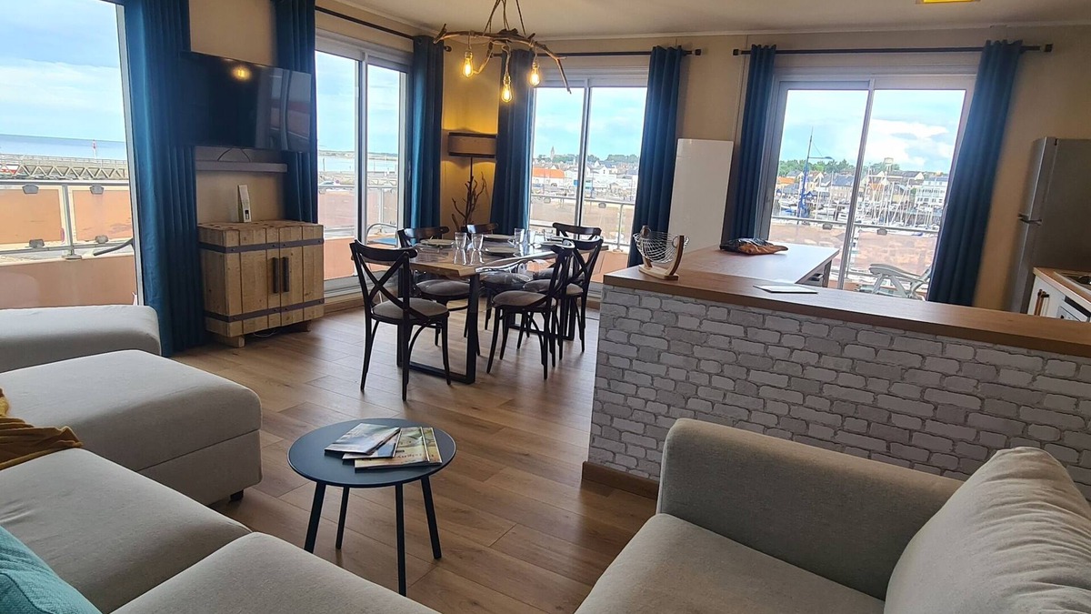 Grandcamp-Maisy Apartment | Exceptional panoramic view of Pointe du Hoc and Grandcamp harbour
