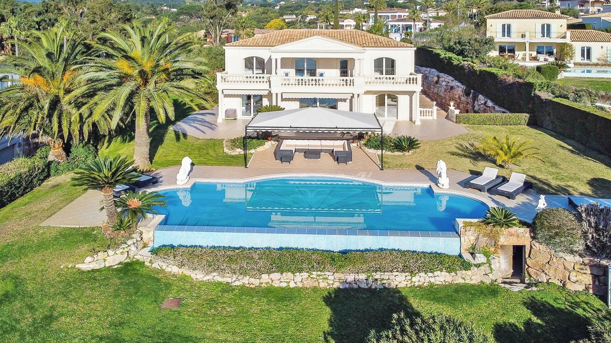 Guerrevieille House | Exceptional Panorama, Near the Sea, private domain