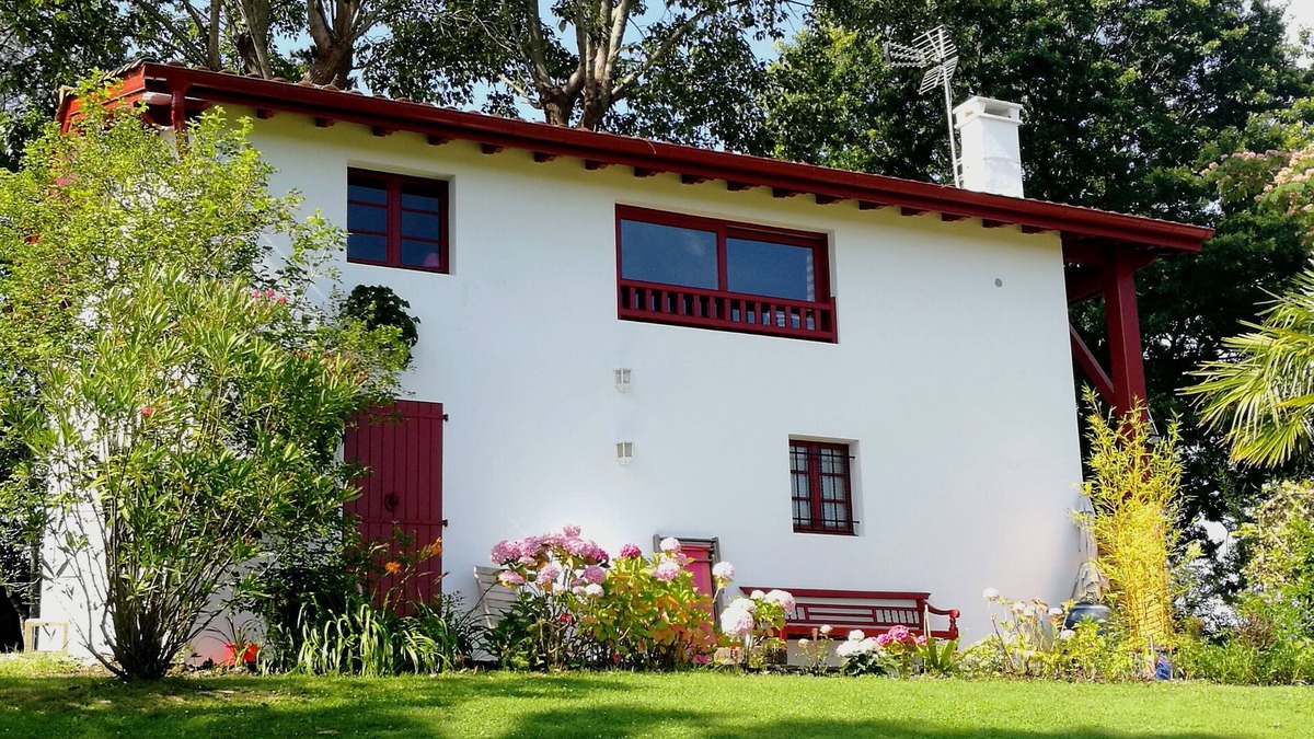 Briscous Apartment | Exceptional view, 20 mn from beaches and best hikes