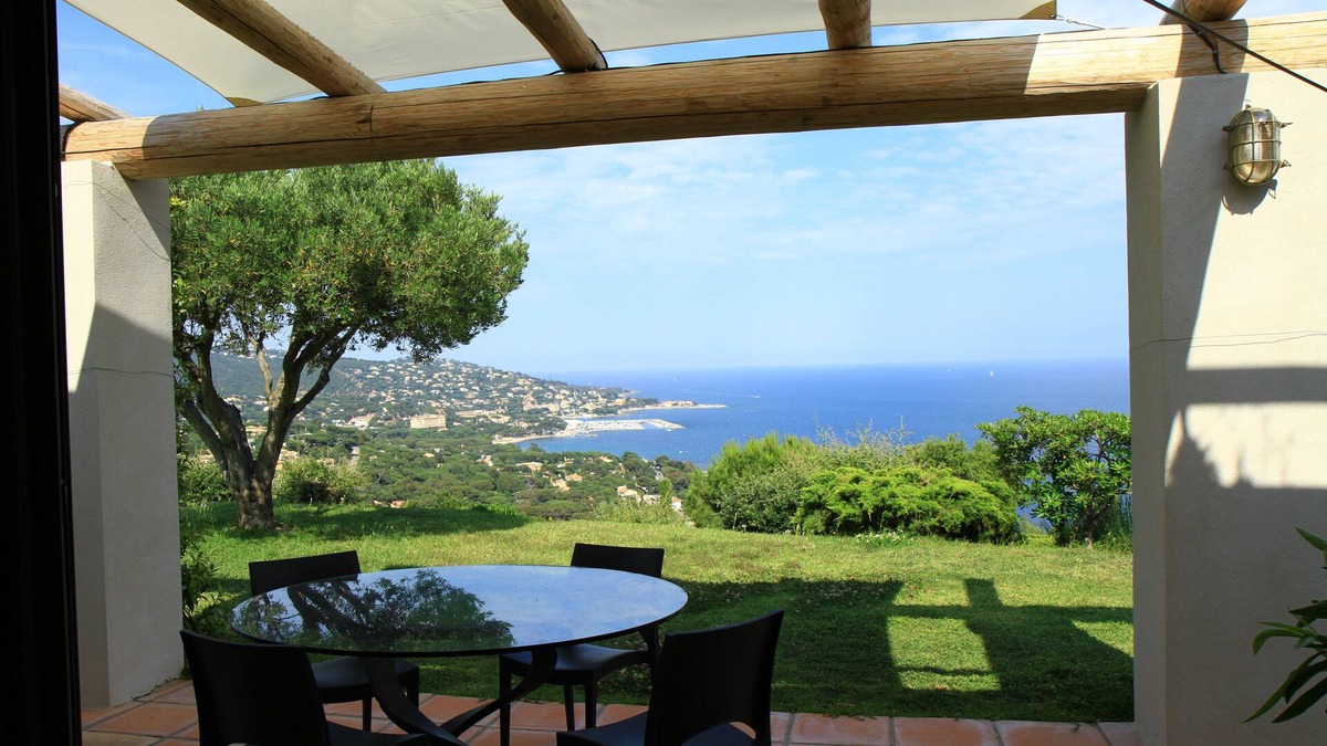La Nartelle Apartment | EXCEPTIONAL VIEW OF THE SEA - APARTMENT 75 M2 RENOVATED