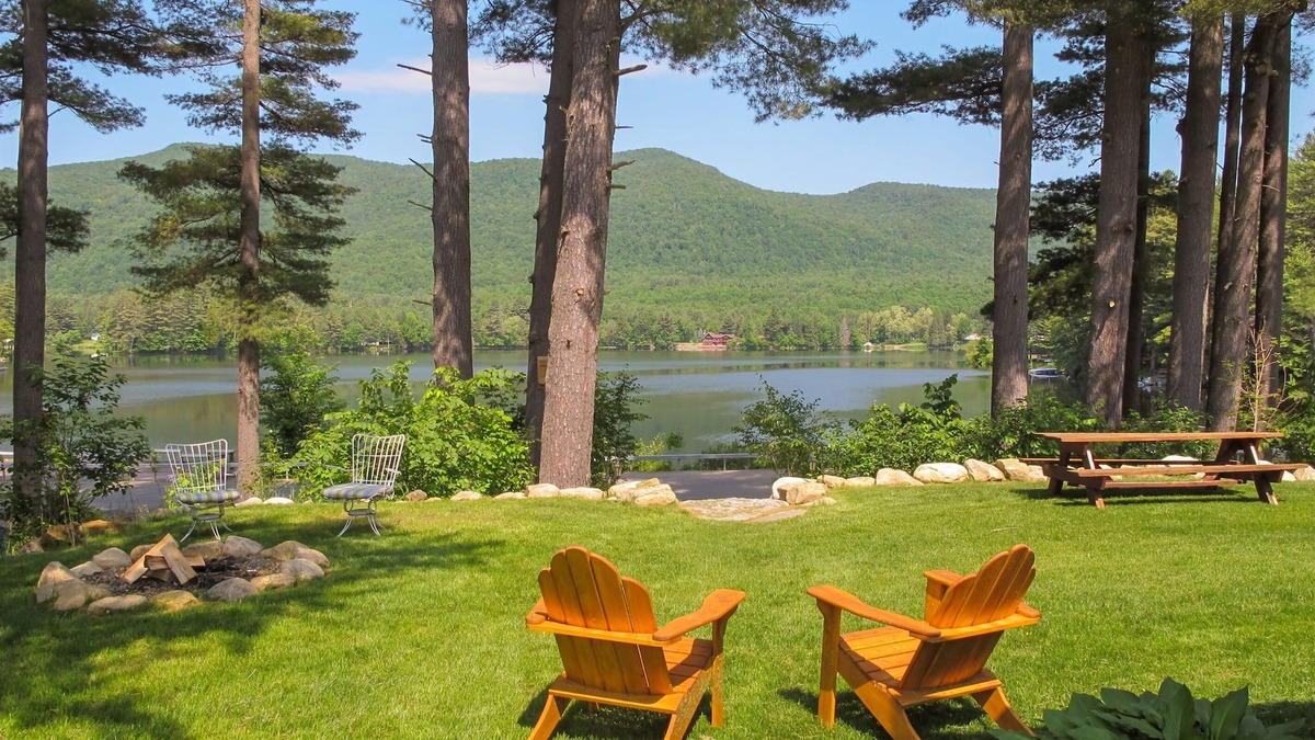 Wells House | Exceptional Views from this Farmhouse!