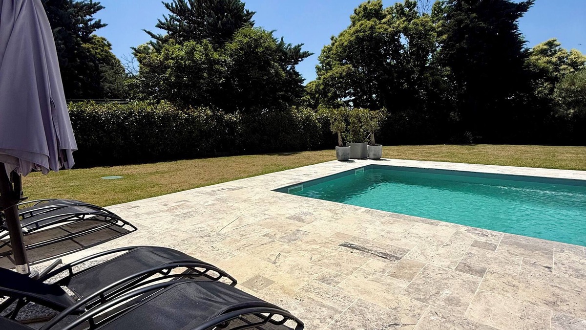 Berre-des-Alpes House | Exceptional villa with swimming pool, large garden and children's play area