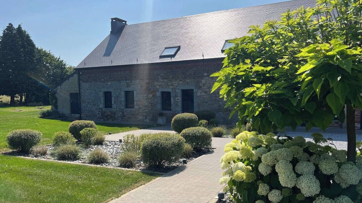 Momignies Villa | Exceptional villa with rural charm. Jacuzzi, pétanque court, nature, peace and quiet.