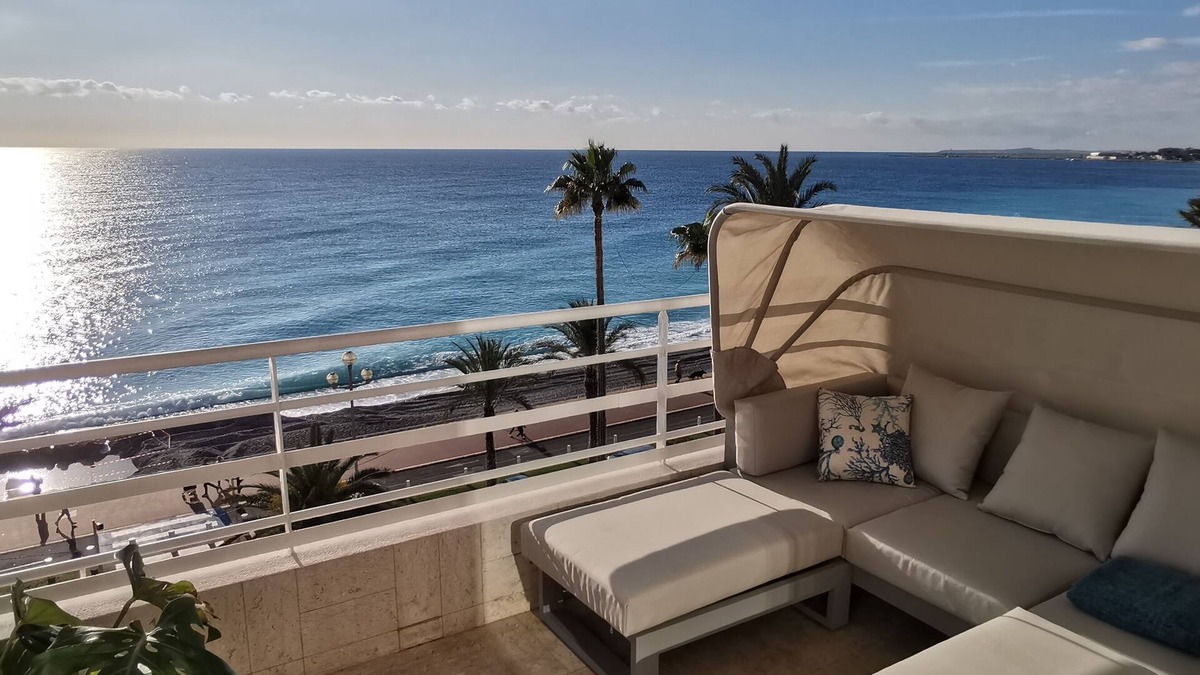 Les Baumettes Apartment | Exceptional waterfront apartment (2022) in Nice