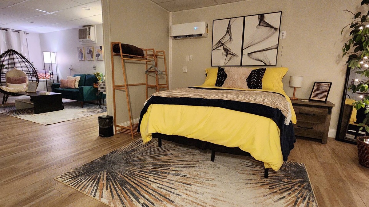 Huntington Apartment | Exceptionally clean, safe, private side by side duplex 3 minutes to stadium