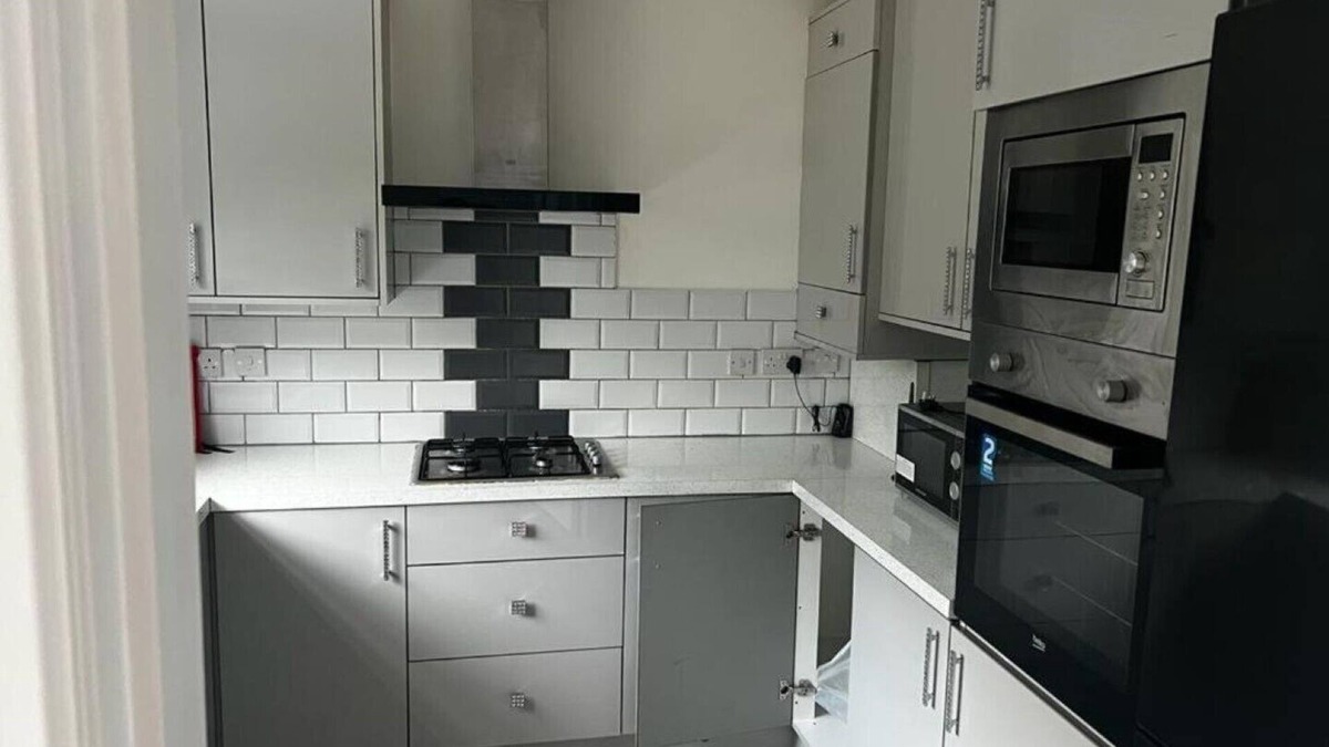 St. Andrew's House | Exciting 4 Bedroom Bungalow in Greater London Sleeps 6