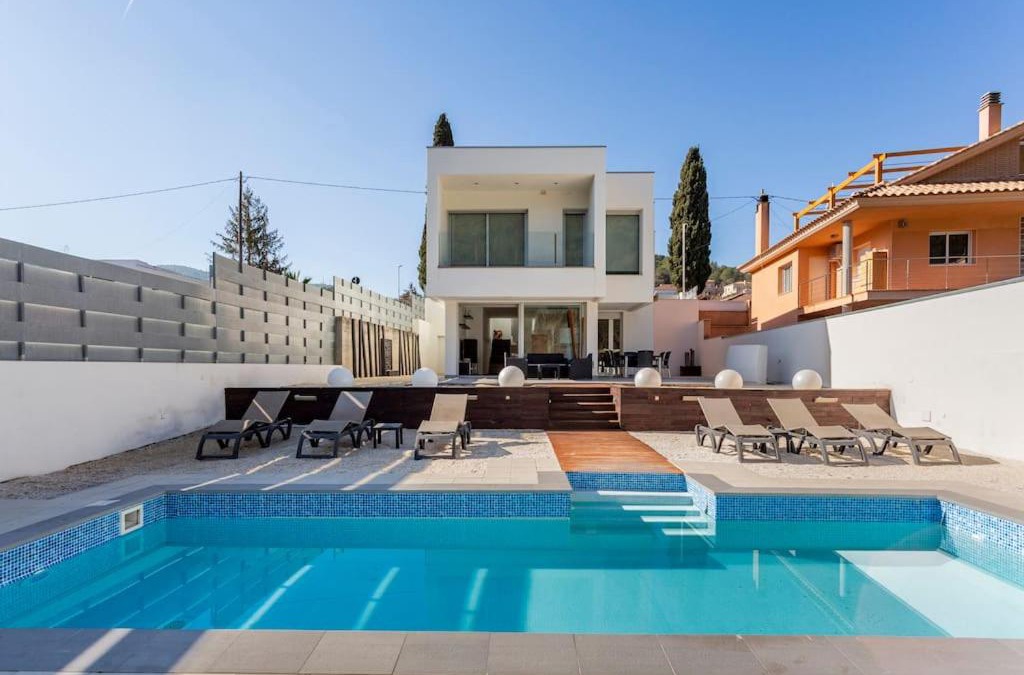 Canyelles Villa | Exclusiva Villa de Lujo con piscina