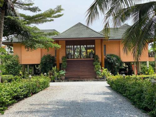 Pong Villa | Exclusive 10-Person Villa with Pool & land 6000m