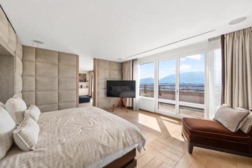 Saint-Jean and Charmilles Apartment | Exclusive 3 Bedroom Luxury penthouse