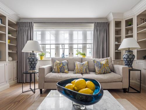 Knightsbridge Apartment | Exclusive 3Bd Mews House with Rare Private Balcony, outside dining and private Garage