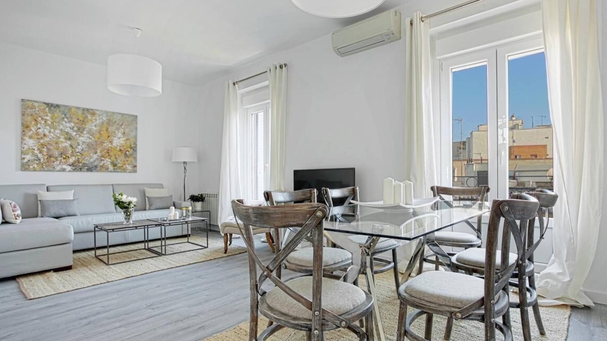 Palos de la Frontera Apartment | Exclusive 3BR Apartment Near Retiro Park. Reina Sofia II