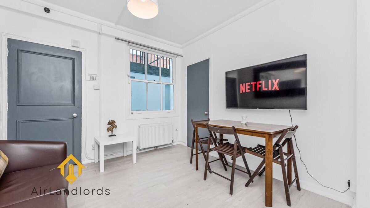 St. Pancras Apartment | Exclusive 4 bedroom apartment in Russell Square