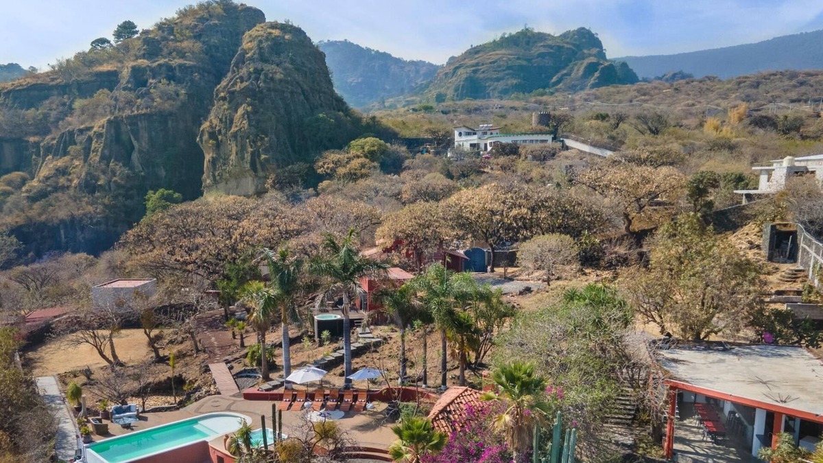 Tepoztlan House | Exclusive 5-Bedroom Retreat in Tepoztlán with Infinity Pool