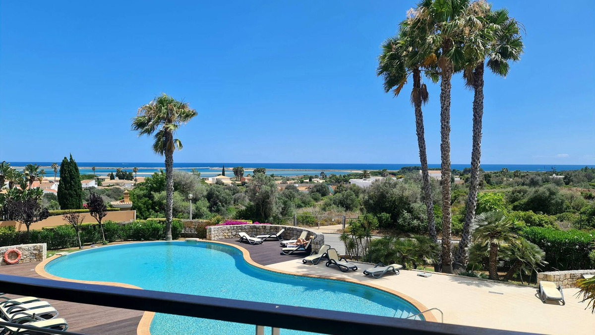 Alfarrobeira Apartment | Exclusive apartment in the resort Foz da Ria,ocean view, pool, gym, sauna, wifi