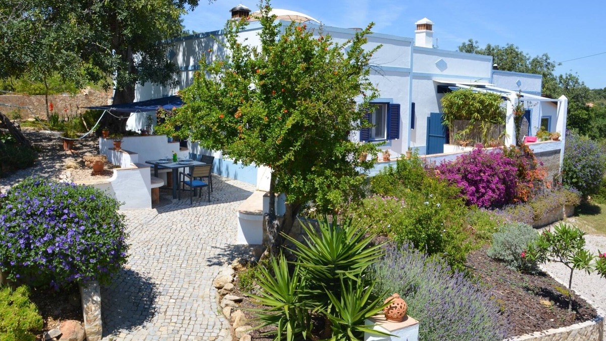 Olhao Apartment | Exclusive apartment in a quiet location with private garden, sea view and boules