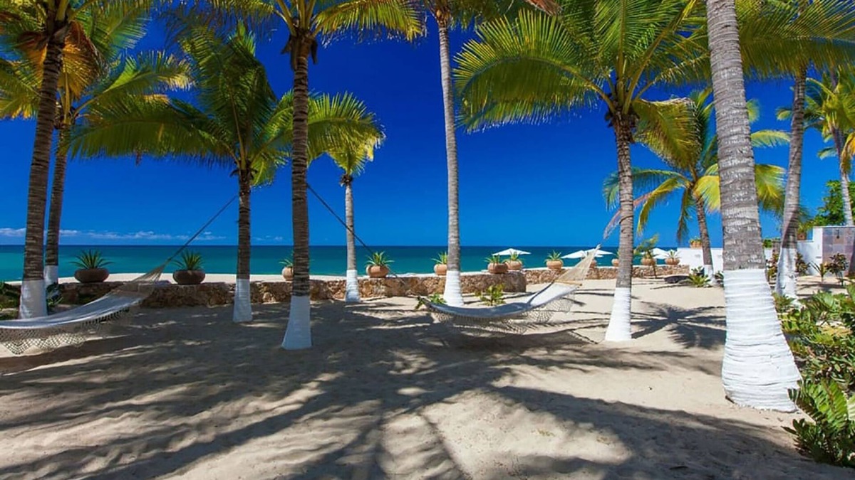North End Villa | Exclusive Beachfront Home in Sayulita