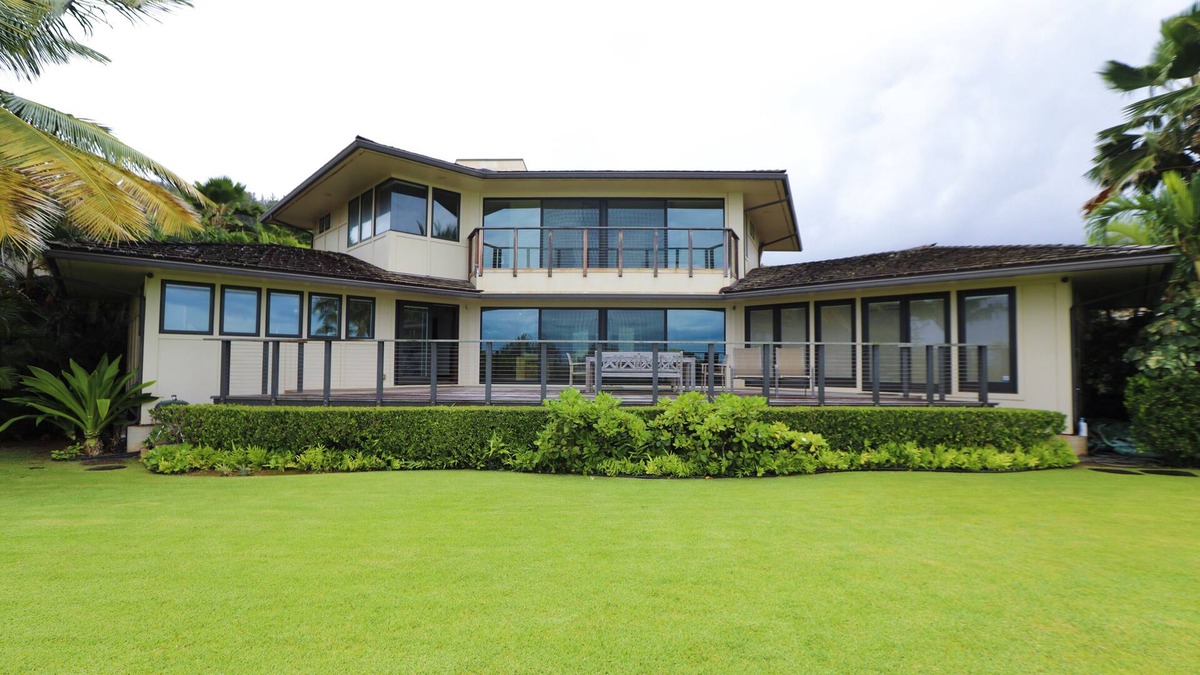 Pupukea House | Exclusive Beachfront Home in Private Gated Community