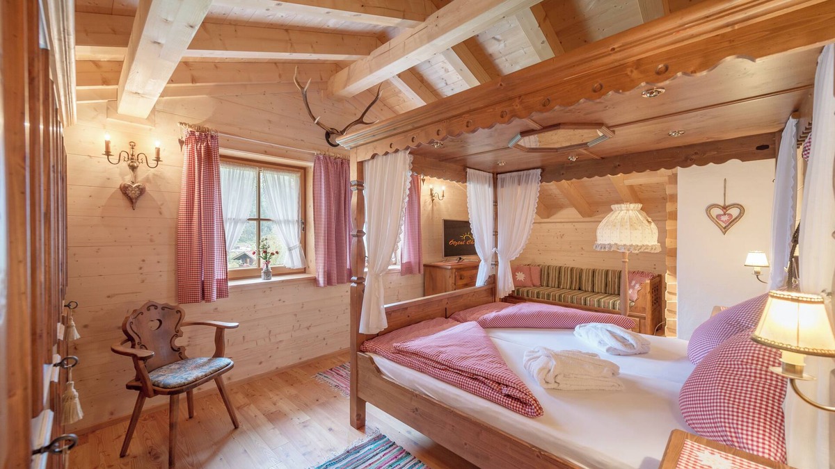 Sautens Ski Chalet | Exclusive chalet in Ötztal with Swiss stone pine infrared sauna - pure relaxation in Tyrol!