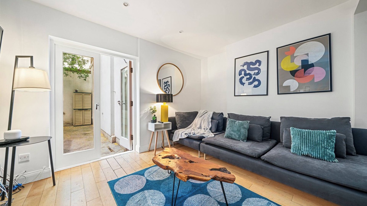 St Luke's Apartment | Exclusive & Comfortable Home by Old Street Station