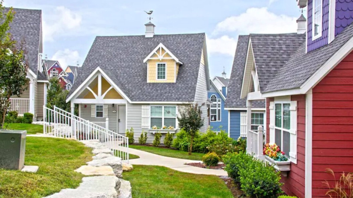 Branson Condo | EXCLUSIVE! COTTAGE VACATION RESORT! 3BDR/2BA
