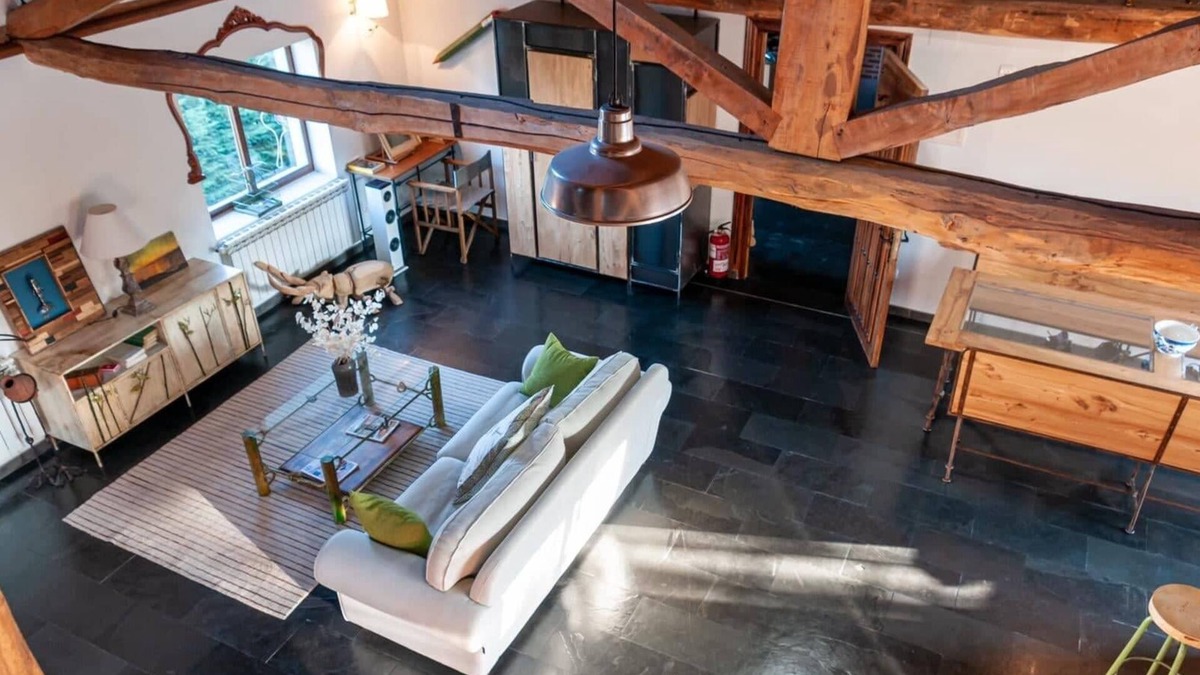 Tarilonte de la Pena Apartment | EXCLUSIVE APARTMENT WITH 3 DOUBLE ROOMS IN ARTISTIC BUILDING