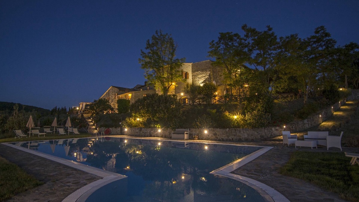 Castellina in Chianti Apartment | Exclusive Garden Place, View and Atmosphere