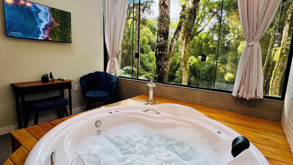 Carniel House | Exclusive Loft with Jacuzzi and Fireplace