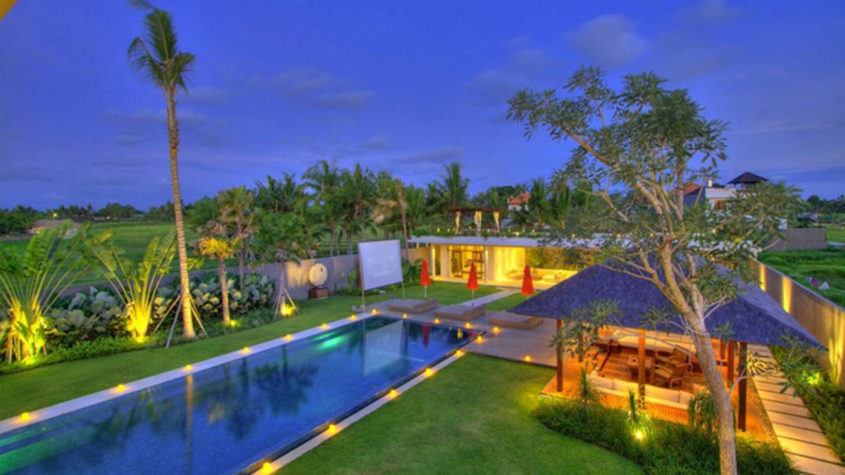 Berawa Villa | Exclusive Luxury Villa with Pool & Entertainment – Bali Villa 1059