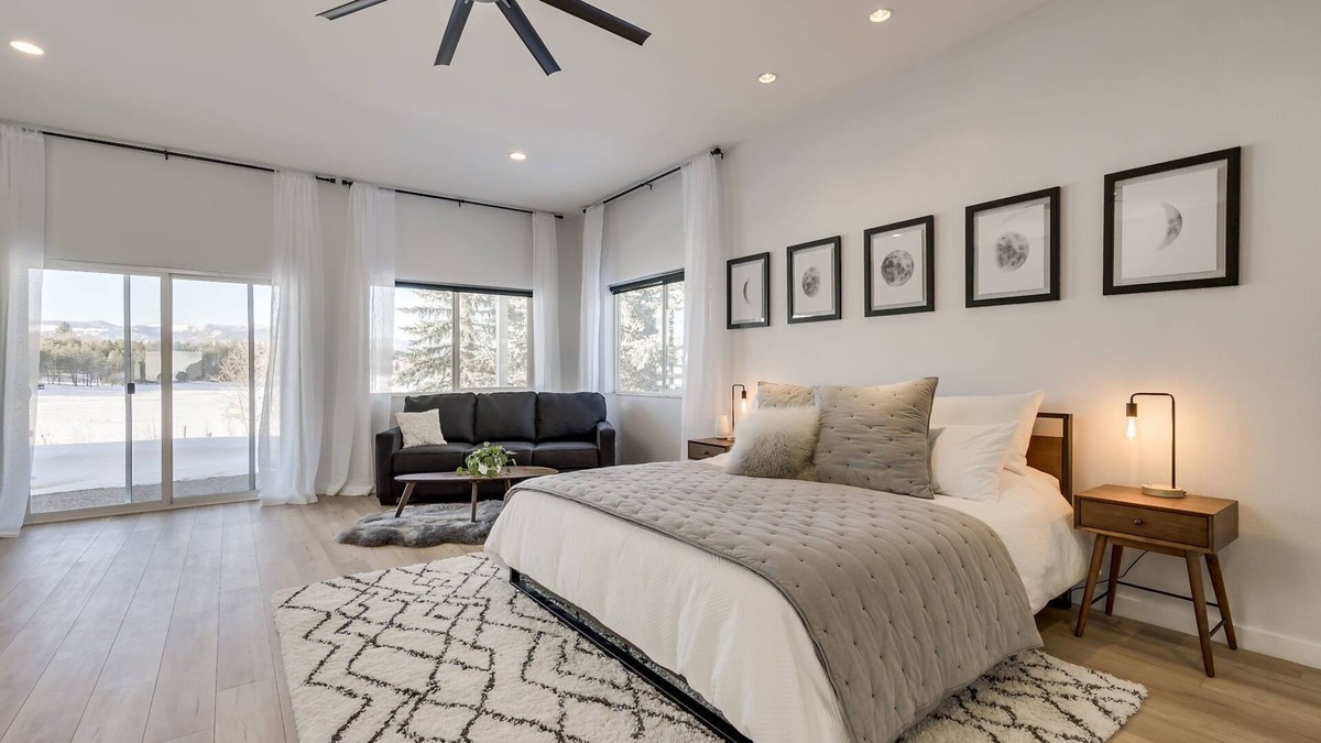 Sagle House | Exclusive Modern Style Lake Front Property