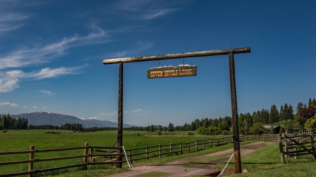Adams County Cabin | Exclusive Mountain Grandeur!nBack door to the Seven Devils Mountain range