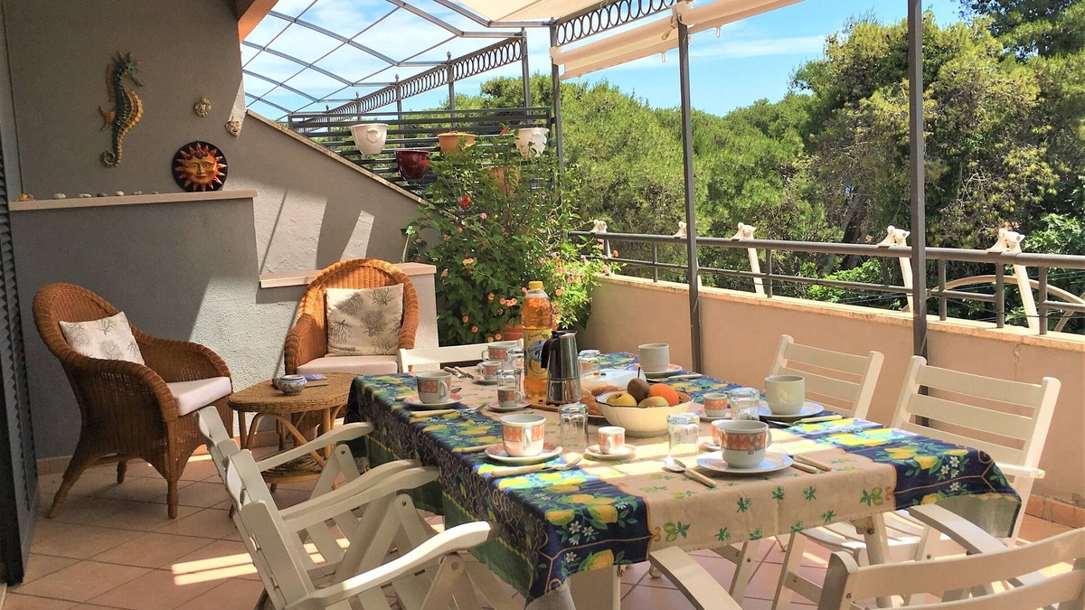Torre dell'Orso Apartment | Exclusive Pinewood Front Torre dell'Orso 30 m from sandy beach 3 rooms