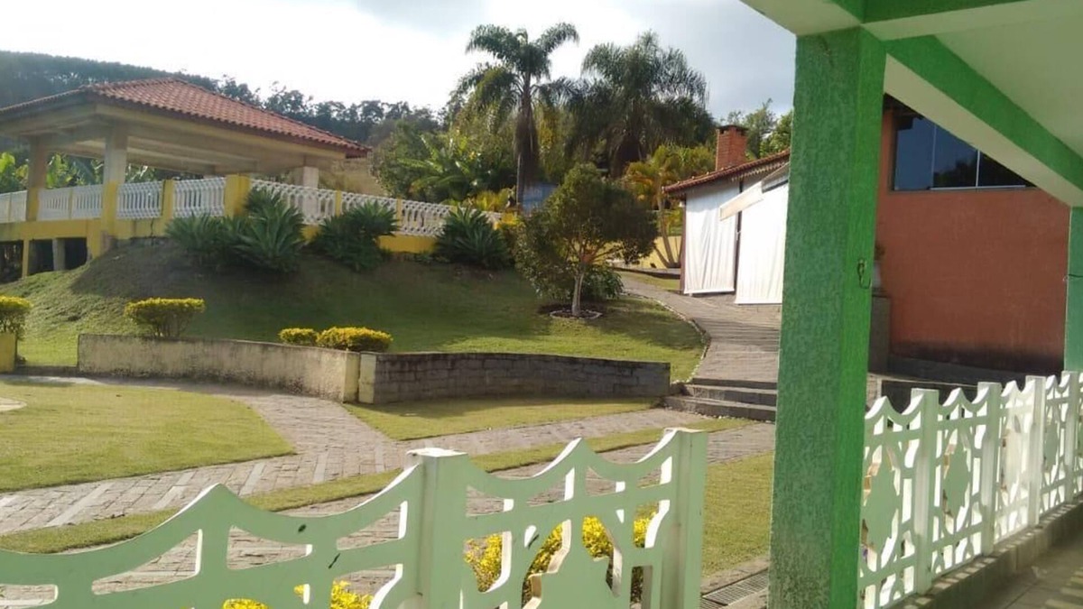 Pinhalzinho House | Exclusive Resort with Lake, Swimming Pool, Party Room and Barbecue.